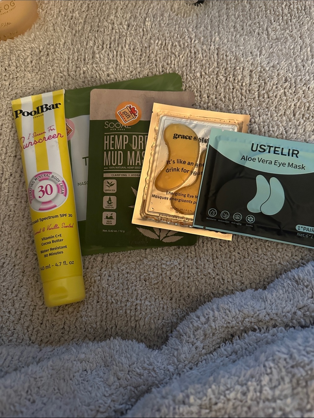 PoolBar sunscreen with 2 face masks and 2 eye patches